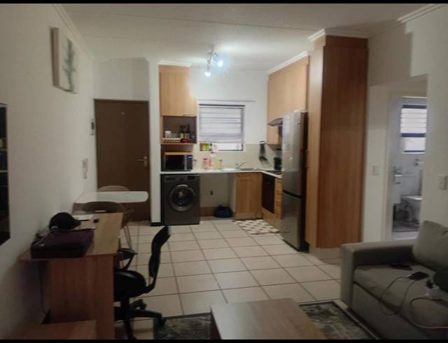 1 BEDROOM APARTMENT FOR SALE IN BRYANSTON